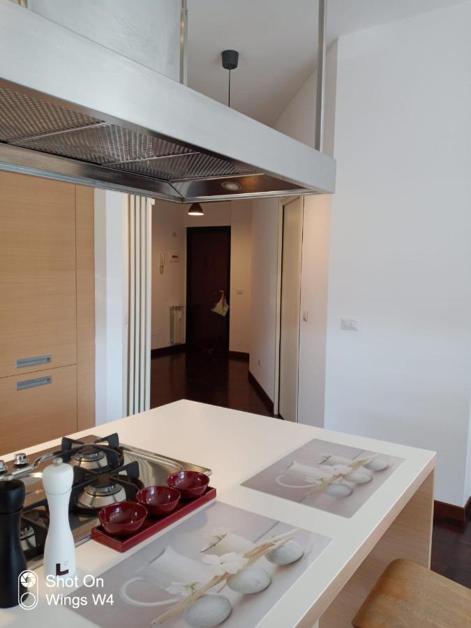 Appartamento Deluxe Con Parcheggio Gratuito Segrate Kültér fotó